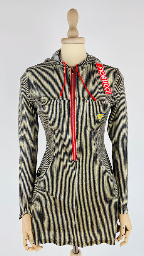 Felpa a righe con cartellino