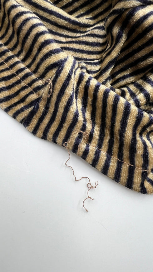 Felpa a righe con cartellino