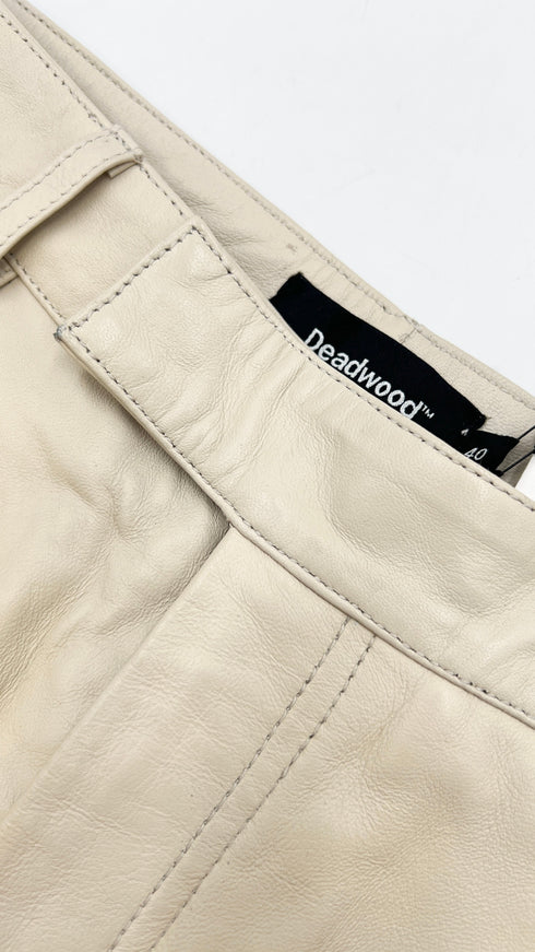 Pantaloncini in pelle riciclata
