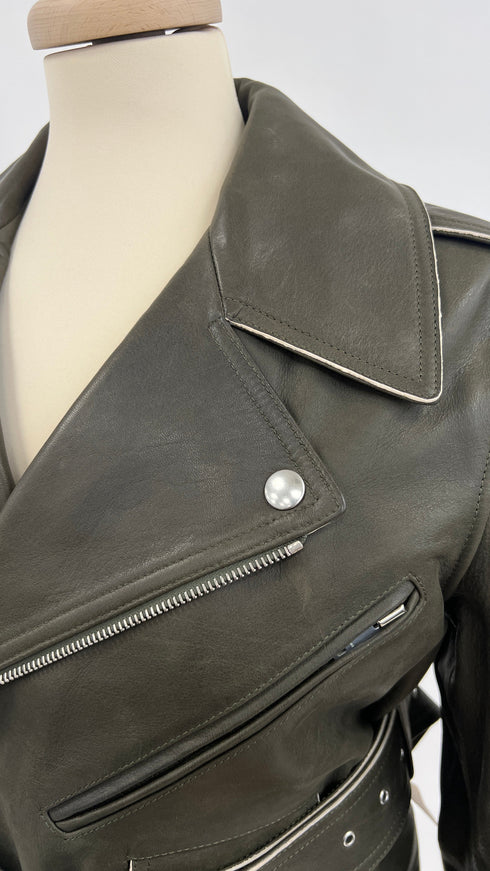 Biker in pelle verde