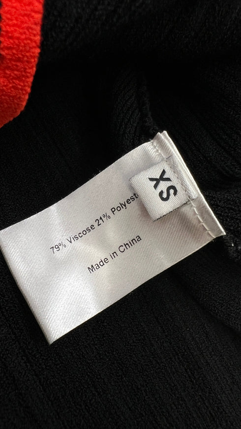 Maglia elasticizzata a costine