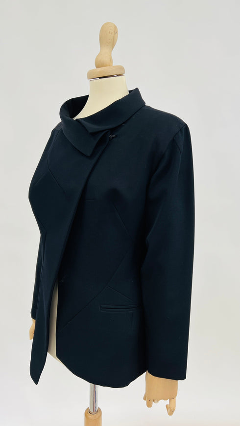 Blazer nero asimmetrico