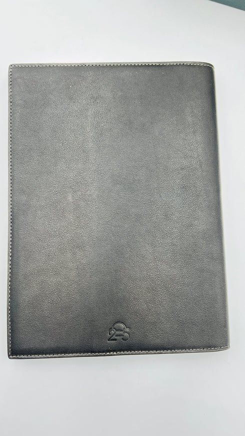 Notebook in pelle nera