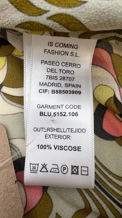 Blusa stampata con cartellino