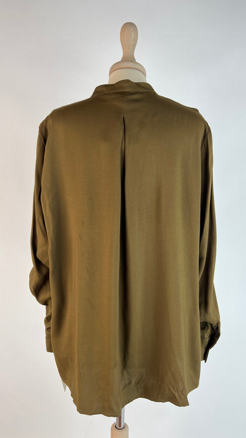 Camicia marrone con cartellino