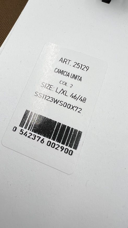 Camicia marrone con cartellino