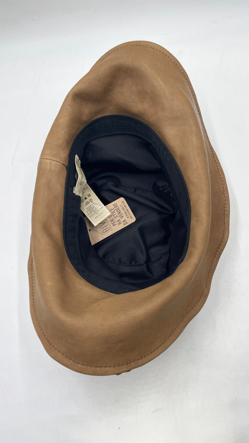 Cappello in pelle traforata