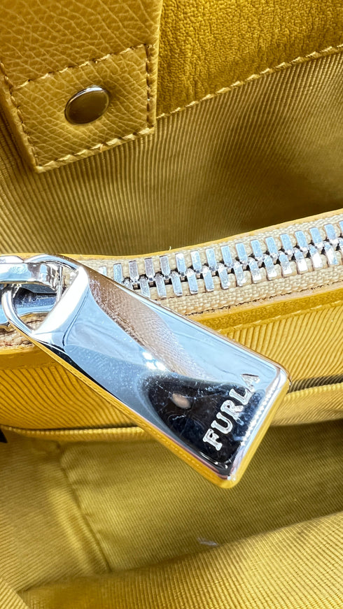 Borsa a mano in pelle gialla