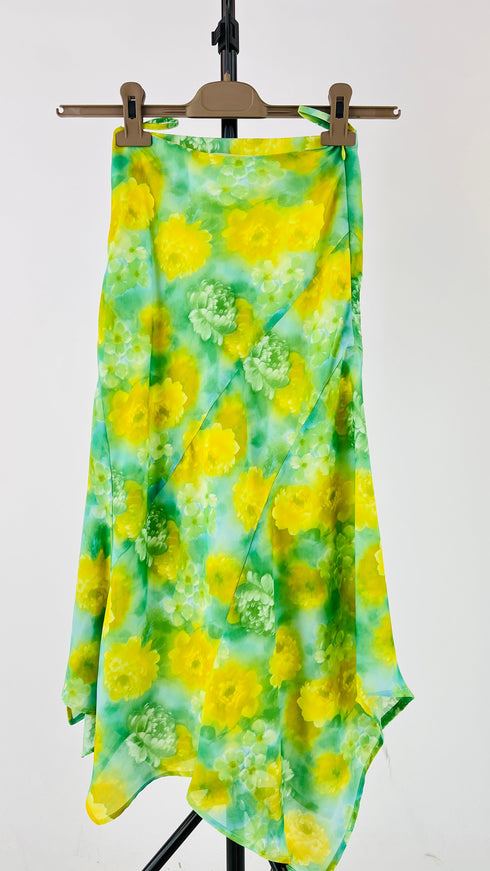 Completo giacca e gonna con fiorellini in 3D