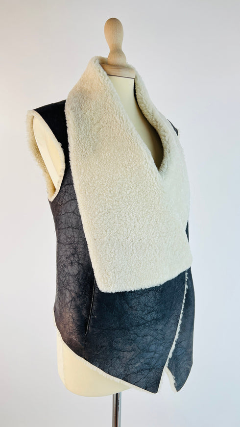 Gilet shearling asimmetrico