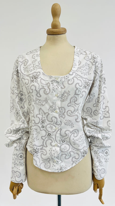 Blusa motivo paisley