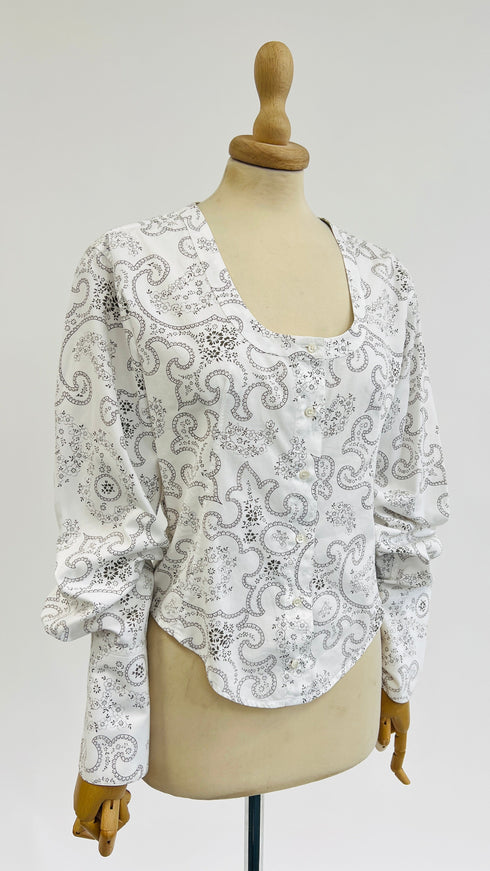 Blusa motivo paisley
