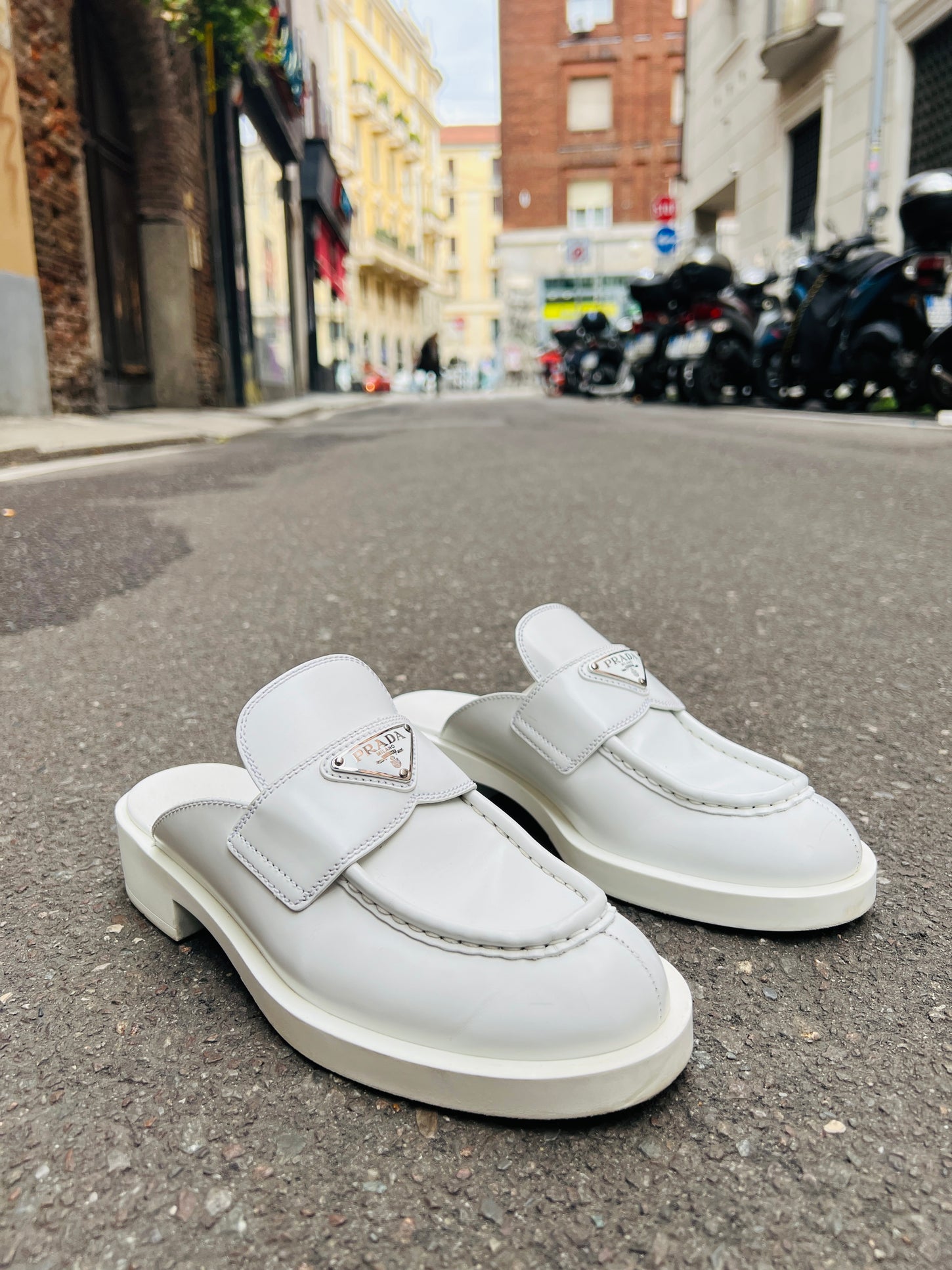 Immagine copertina per la collezione scarpe con un paio di scarpe in primo piano