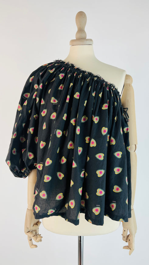 Top one-shoulder a cuori