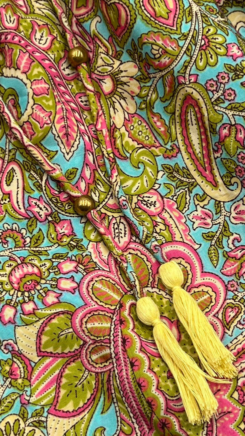 Abito corto paisley con cartellino