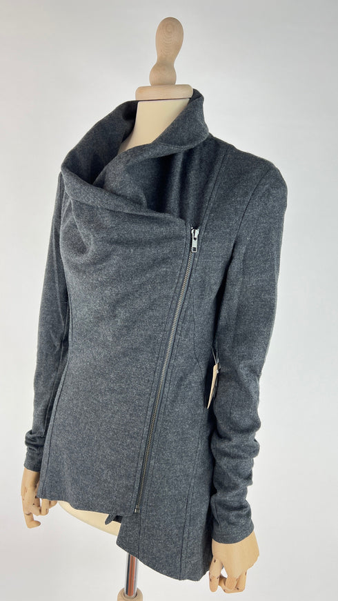 Giacca asimmetrica con zip