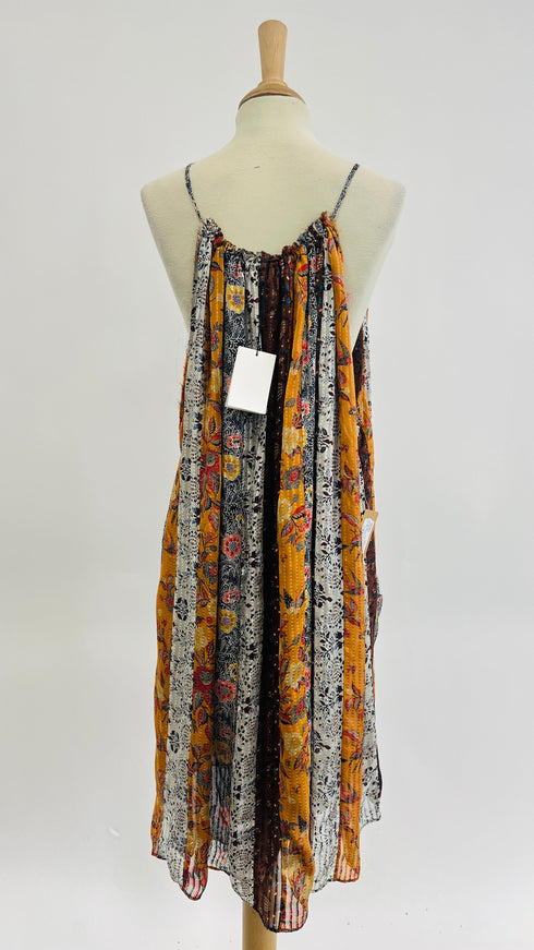 Abito corto con cartellino