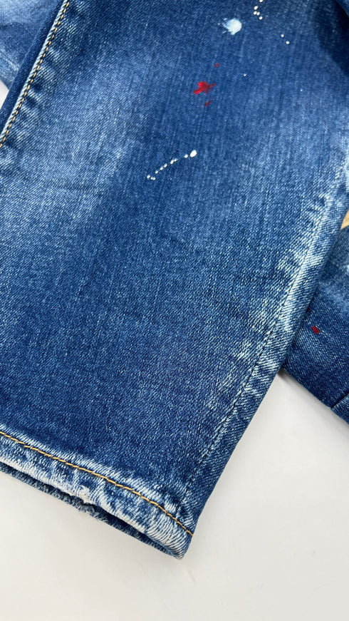 Jeans con patch a fiori