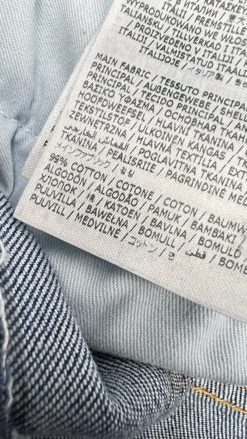 Jeans con patch a fiori