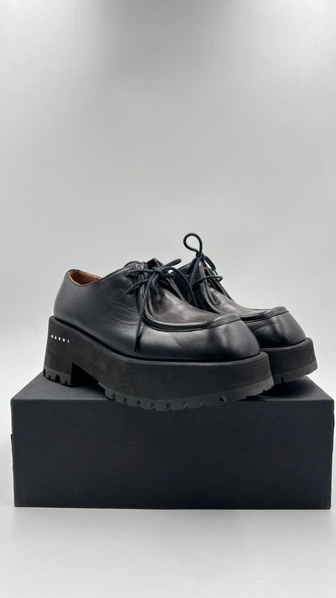 Scarpa stringata con platform N.38
