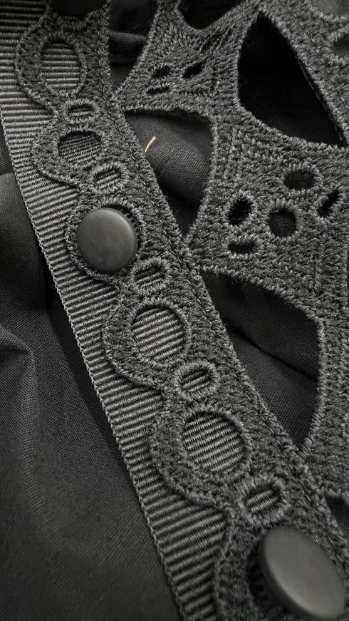 Abito corto nero con ricami