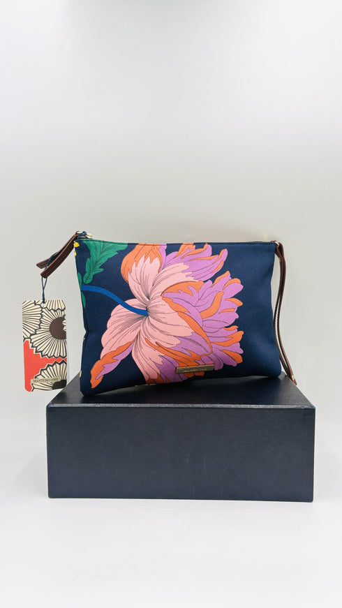 Pochette a fiori con cartellino