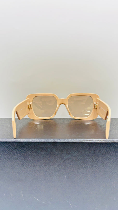 Occhiali da sole squadrati