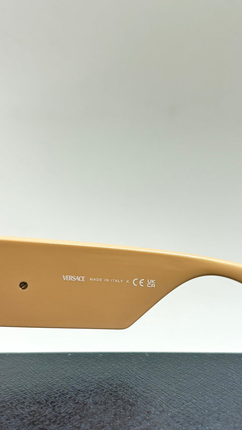 Occhiali da sole squadrati