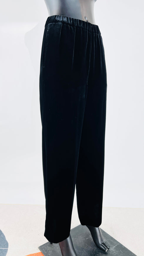 Completo in velluto nero