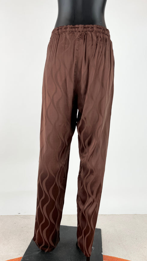 Completo in raso con cartellino