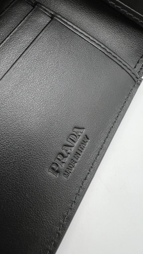 Triangle Bi-Fold Wallet Argento