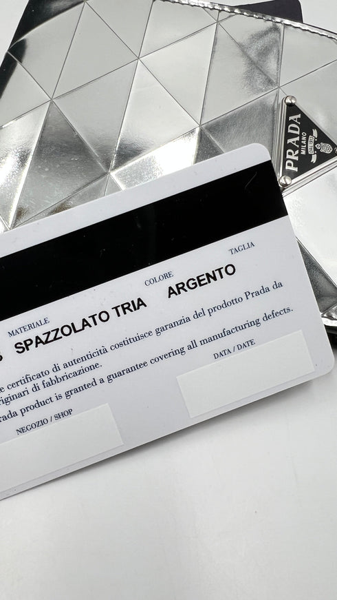 Triangle Bi-Fold Wallet Argento