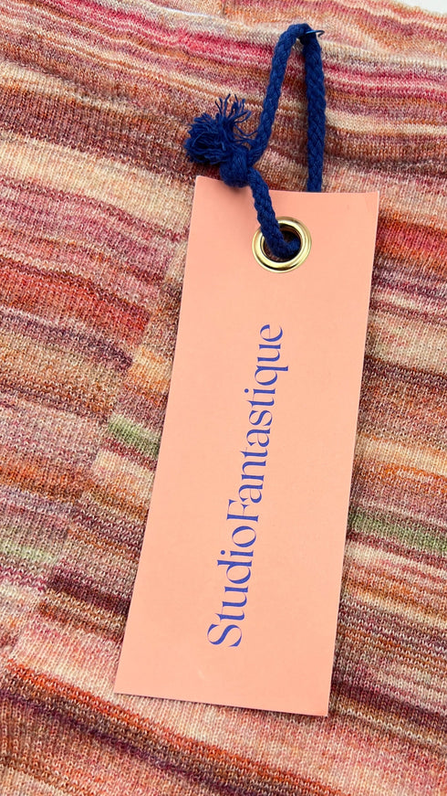 Completo in maglia con cartellino