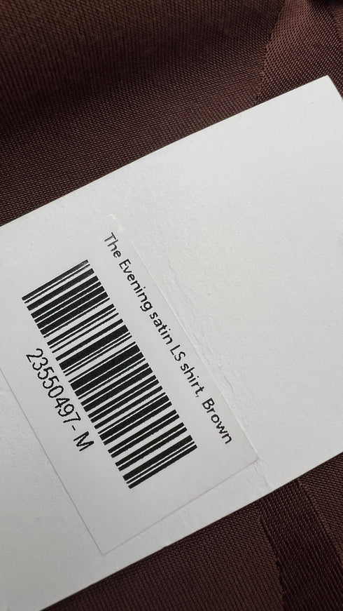 Completo in raso con cartellino