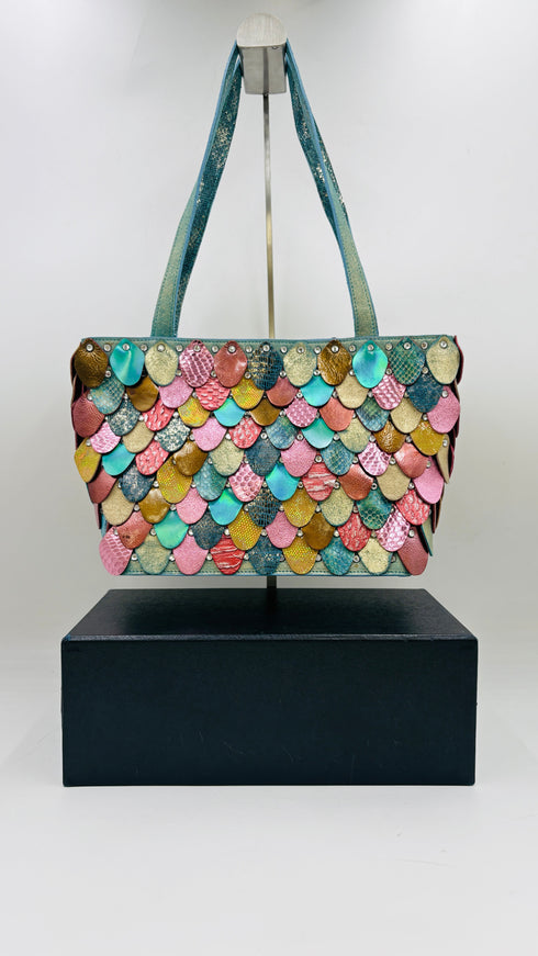 Borsa a spalla con applicazioni vintage