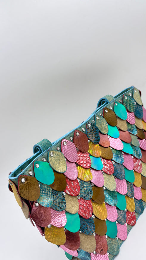 Borsa a spalla con applicazioni vintage