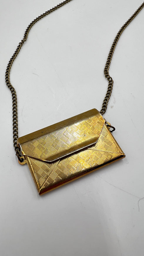 Collana Evata con Ciondolo a Busta Dorata