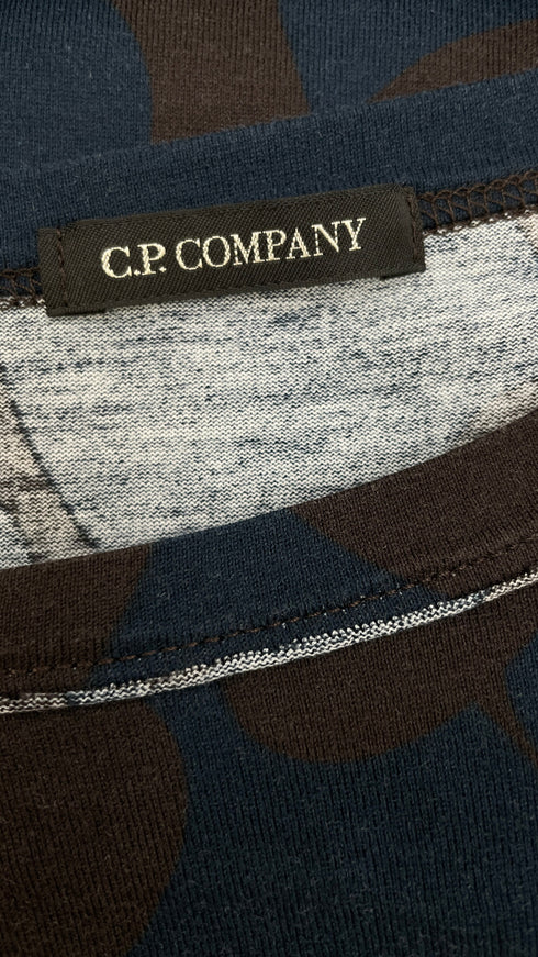 T-shirt motivo fantasia