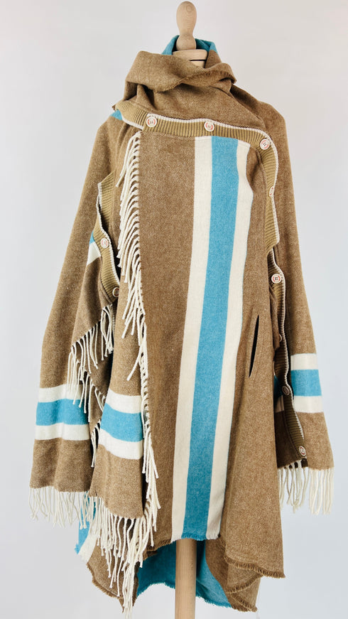 Poncho oversized con frange