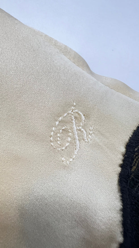 Top in seta e pizzo