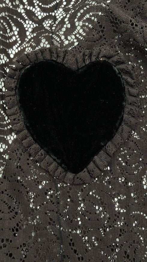 Top in pizzo con cuori