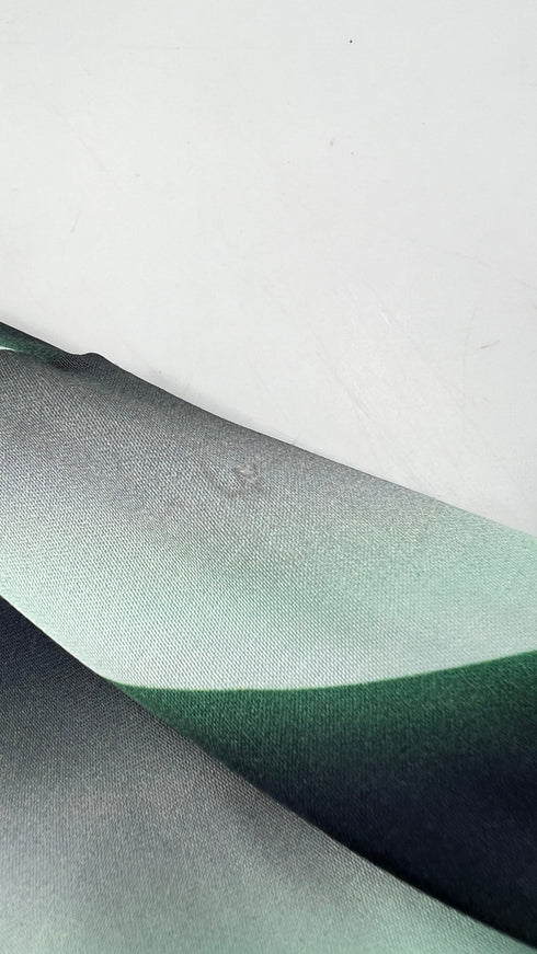 Abito corto con cartellino