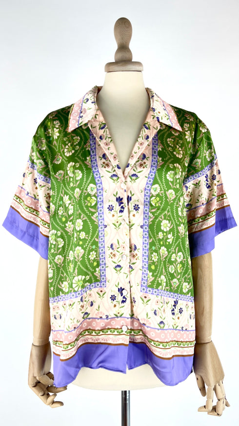 Camicia a fiori con cartellino