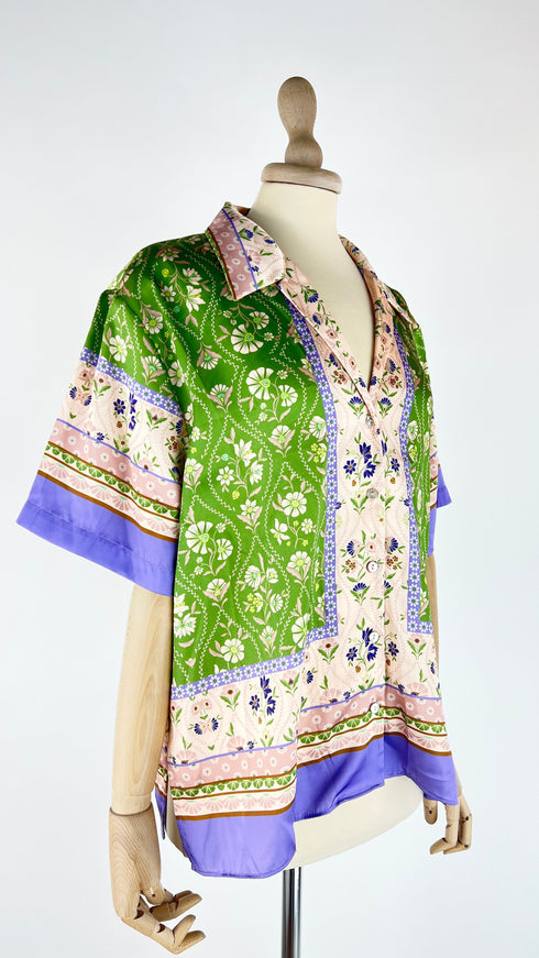 Camicia a fiori con cartellino