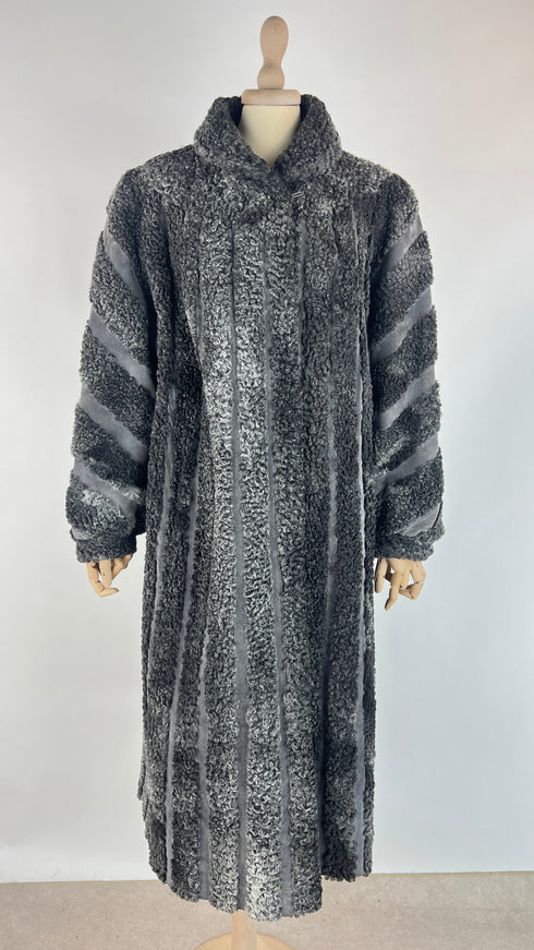 Pelliccia bouclé lunga