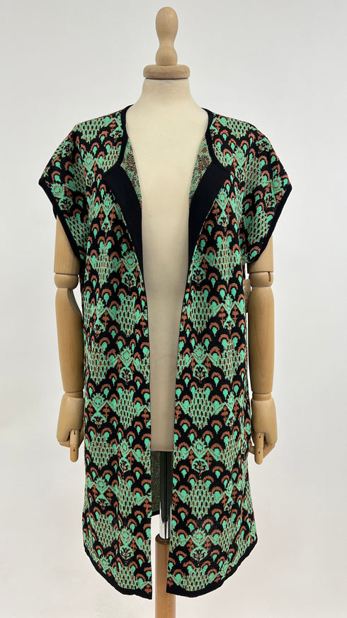 Gilet over jacquard