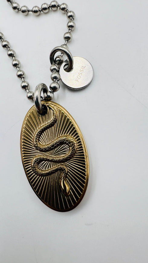 Collana con ciondolo serpente