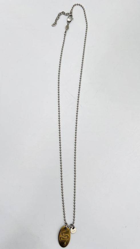 Collana con ciondolo serpente