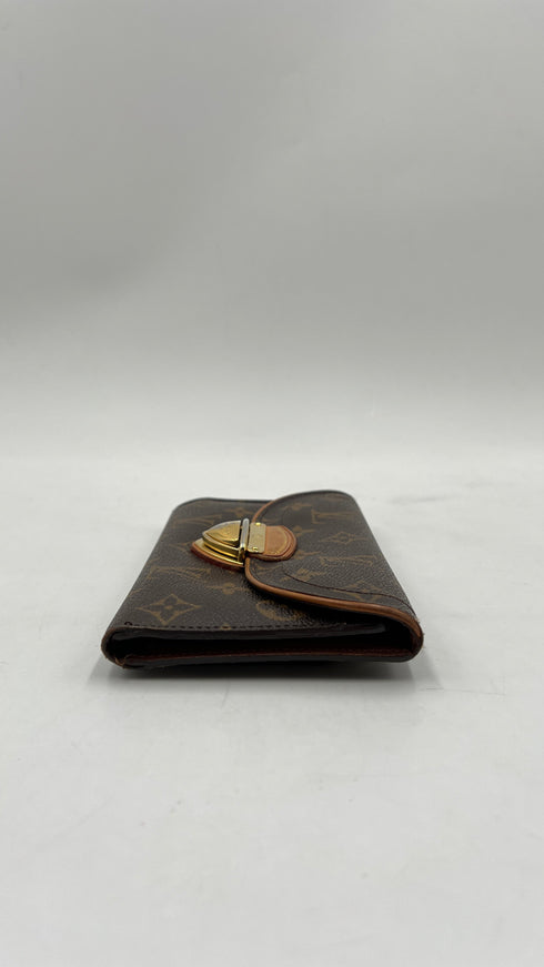 Portafoglio con chiusura oro