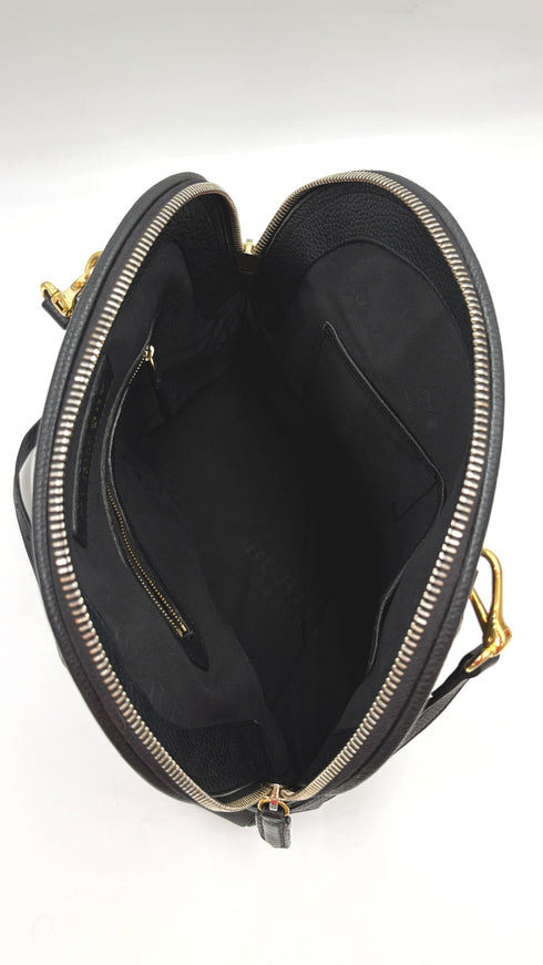 Borsa nera con tracolla
